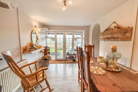 3 bedroom detached house for sale, Maes Gwyn, Llanuwchllyn