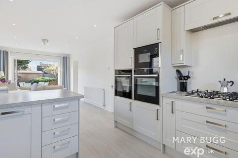 4 bedroom detached house for sale, Southend Road, Chelmsford CM2