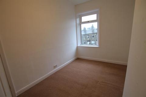 2 bedroom end of terrace house to rent, Green Street, Oxenhope
