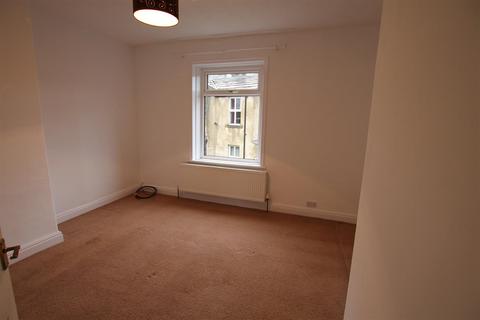 2 bedroom end of terrace house to rent, Green Street, Oxenhope