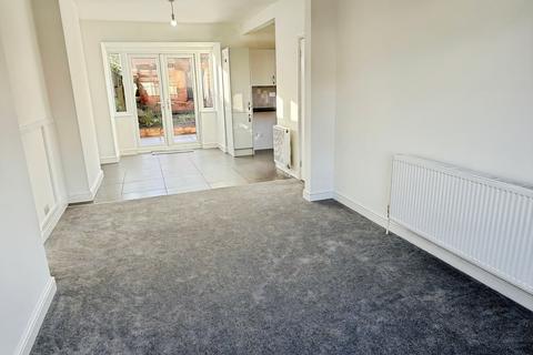 3 bedroom semi-detached house for sale, Eastwood Road, Aylestone, LE2