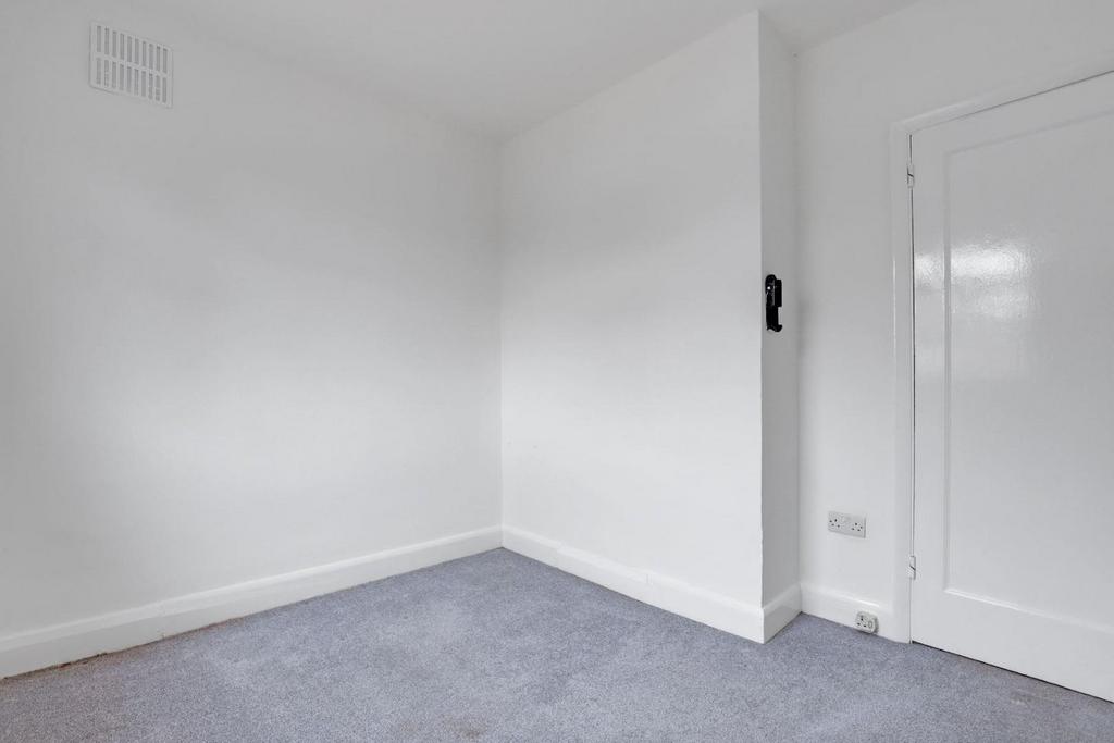 10-a54e JHProp World - 21 Meadowview Close - 28-medi