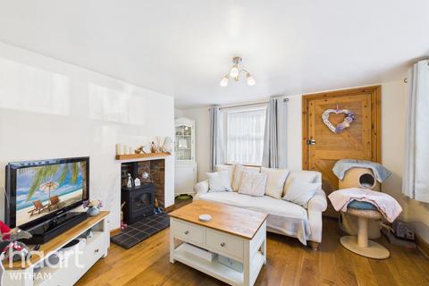 2 bedroom end of terrace house for sale, The Roothings, Heybridge