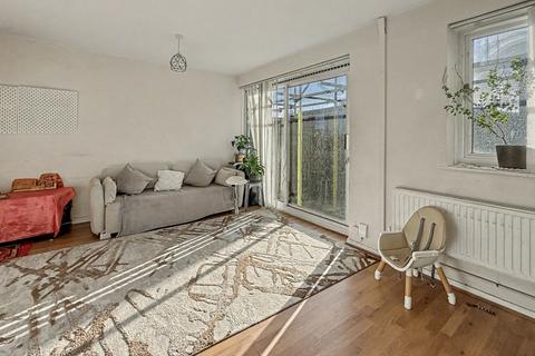 2 bedroom maisonette for sale, Dunedin Way, Auckland Court Dunedin Way, UB4