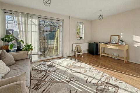 2 bedroom maisonette for sale, Dunedin Way, Auckland Court Dunedin Way, UB4