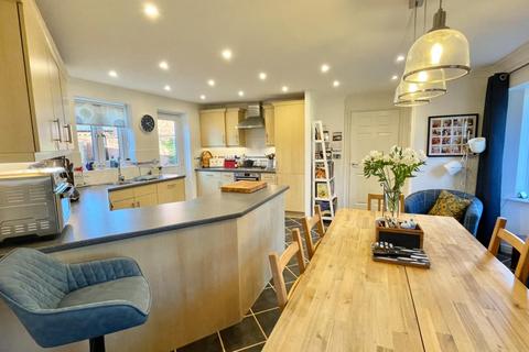 3 bedroom semi-detached house for sale, Addison Drive, Stratford-upon-Avon