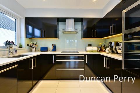 4 bedroom detached house for sale, Beech Avenue, London EN2