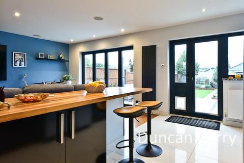 4 bedroom detached house for sale, Beech Avenue, London EN2