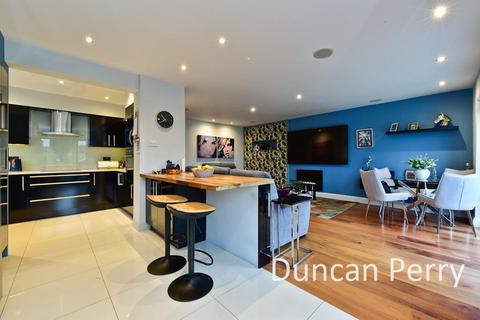 4 bedroom detached house for sale, Beech Avenue, London EN2