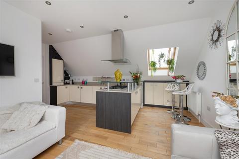 1 bedroom apartment for sale, Wheatley Road, Whitstable