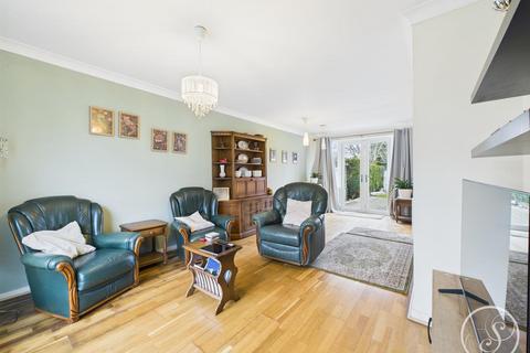 3 bedroom semi-detached house for sale, Fieldhouse Close, Leeds
