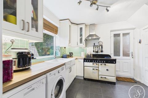3 bedroom semi-detached house for sale, Fieldhouse Close, Leeds