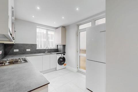 4 bedroom semi-detached house to rent, Ellesmere Road, London NW10