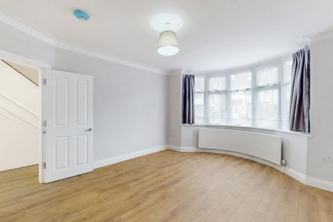 4 bedroom semi-detached house to rent, Ellesmere Road, London NW10