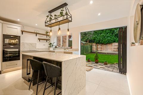 3 bedroom detached house for sale, Azalea Close, Burbage, LE10