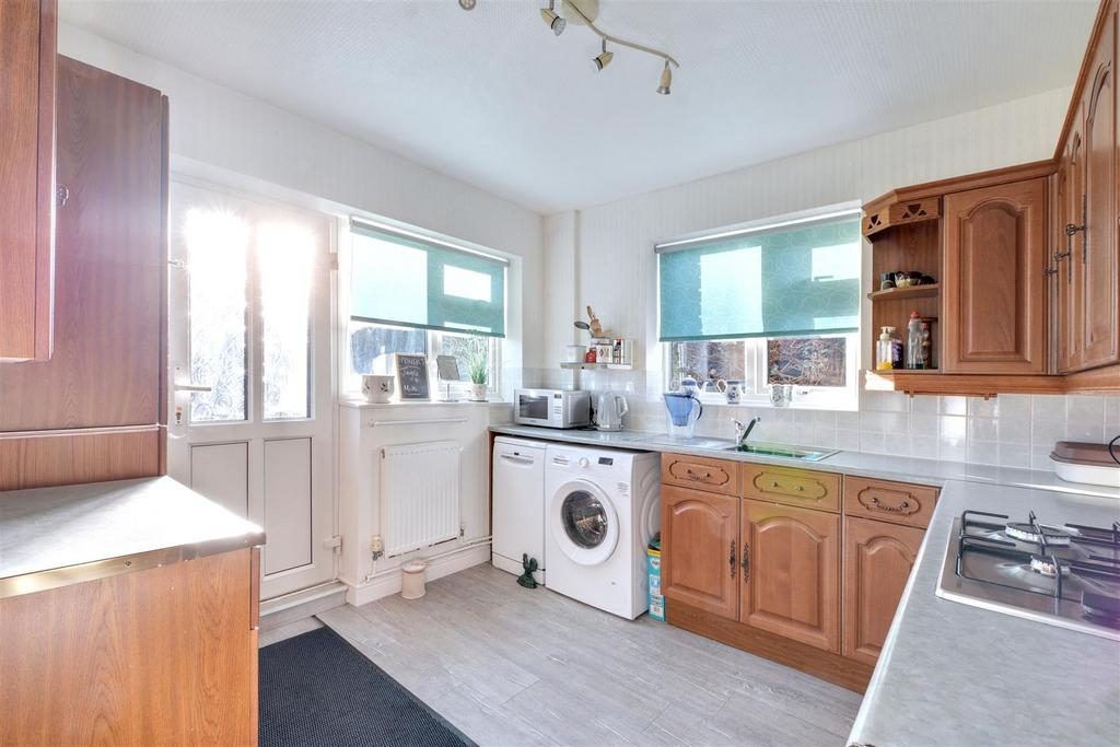 Kitchen 1.jpeg
