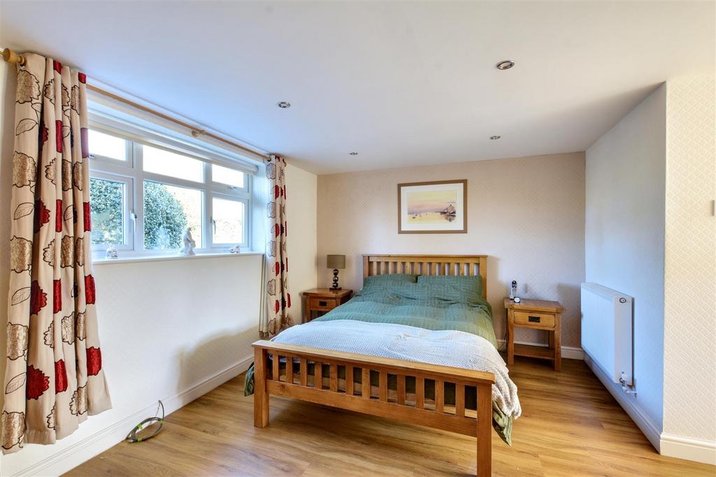 Bedroom 1 2.jpeg