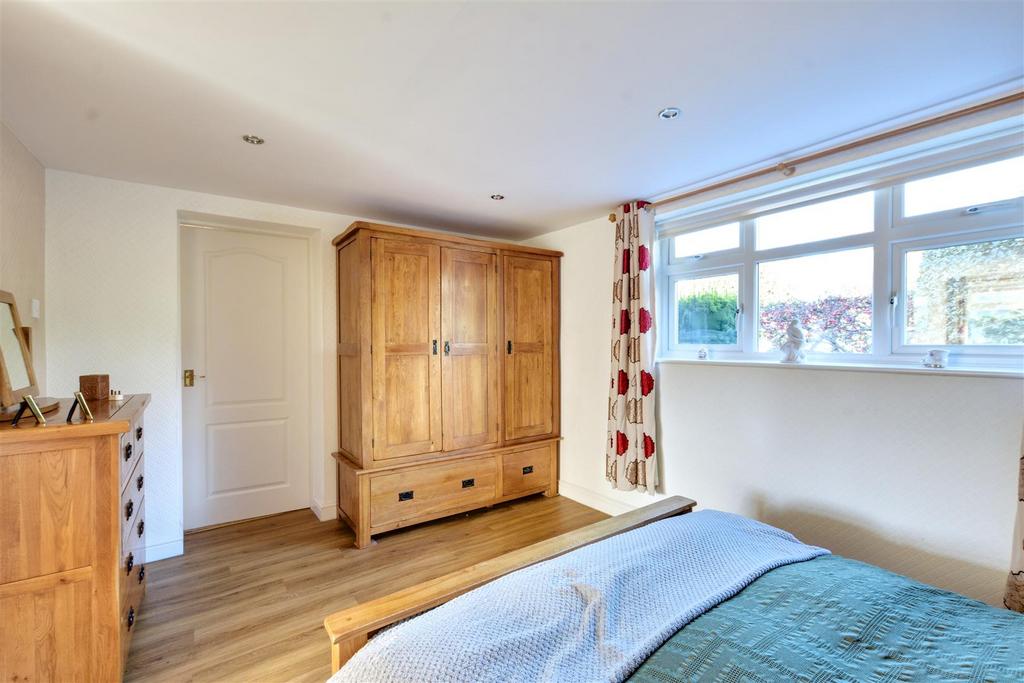 Bedroom 1 3.jpeg