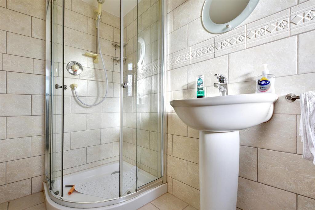 Ensuite 1.jpeg