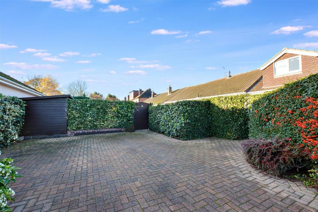 Driveway 1.jpeg