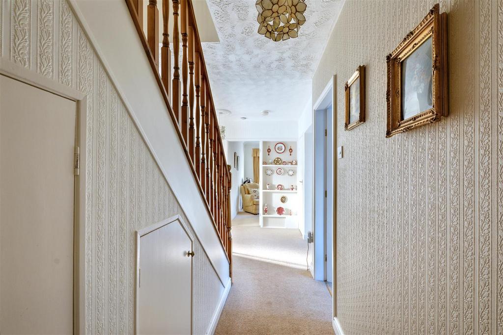 Hallway 1.jpeg