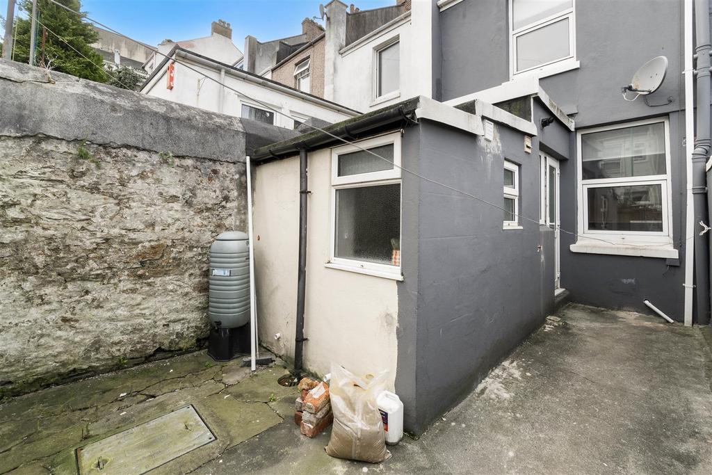 Rear Courtyard
