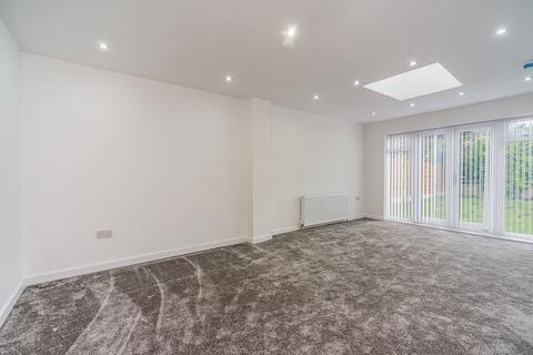 3 bedroom detached house to rent, Scotts Green Close, West Midlands DY1