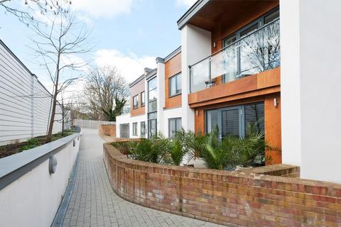 2 bedroom apartment to rent, Gipsy Road, West Norwood, London, SE27