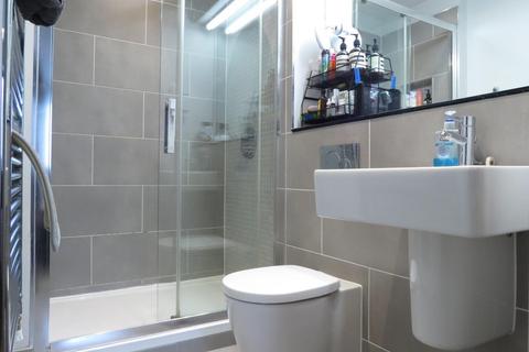 2 bedroom apartment to rent, Gipsy Road, West Norwood, London, SE27