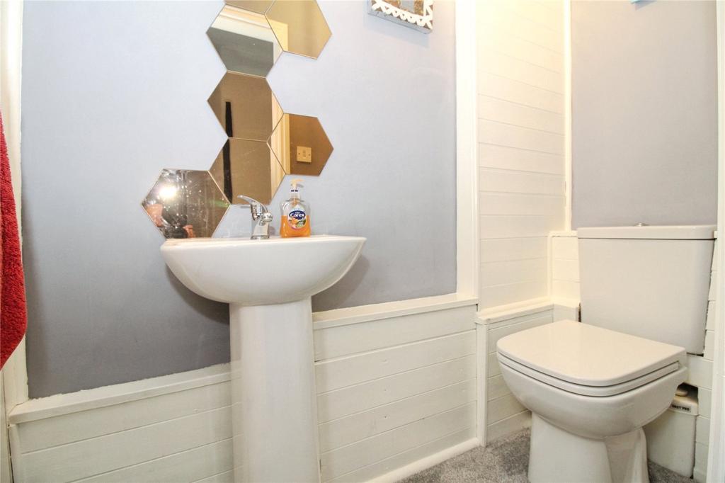Cloakroom/Wc