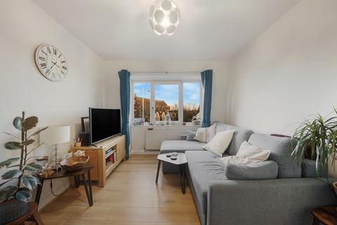 1 bedroom flat for sale, Breamore Road, Ilford IG3