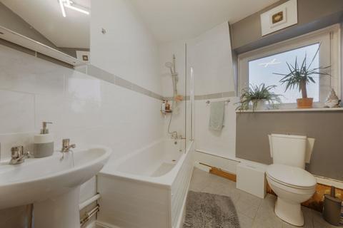 1 bedroom flat for sale, Breamore Road, Ilford IG3