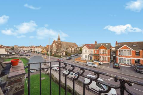 1 bedroom flat for sale, Breamore Road, Ilford IG3