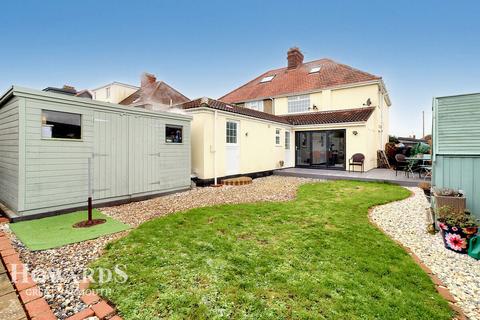 4 bedroom semi-detached house for sale, Ormesby Road, Caister-on-Sea