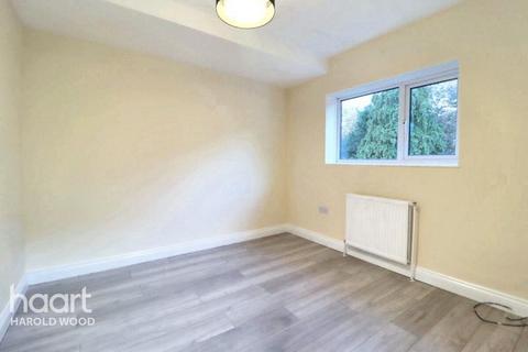 5 bedroom terraced house for sale, Sedgefield Crescent, Harold Hill