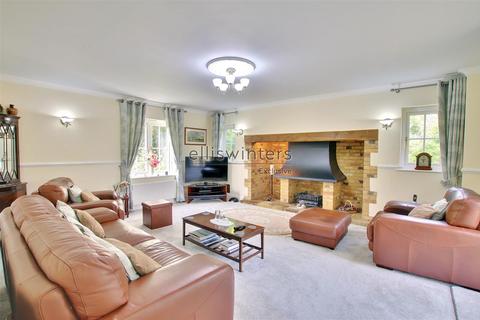 4 bedroom detached house for sale, Foxenfields, Abbots Ripton