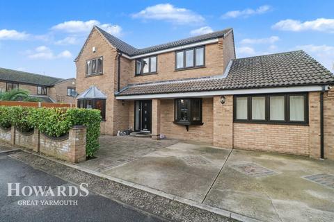 5 bedroom detached house for sale, Morse Court, Caister-on-Sea