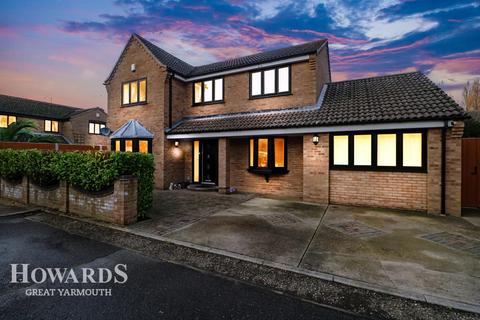 5 bedroom detached house for sale, Morse Court, Caister-on-Sea