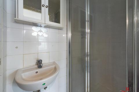 Studio to rent, Heathfield Gardens, London, NW11 9HX
