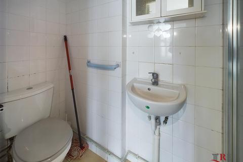 Studio to rent, Heathfield Gardens, London, NW11 9HX