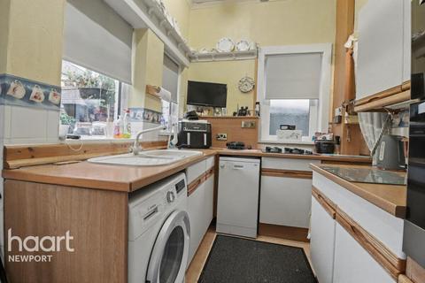 4 bedroom detached house for sale, Dewsland Park Road, Newport