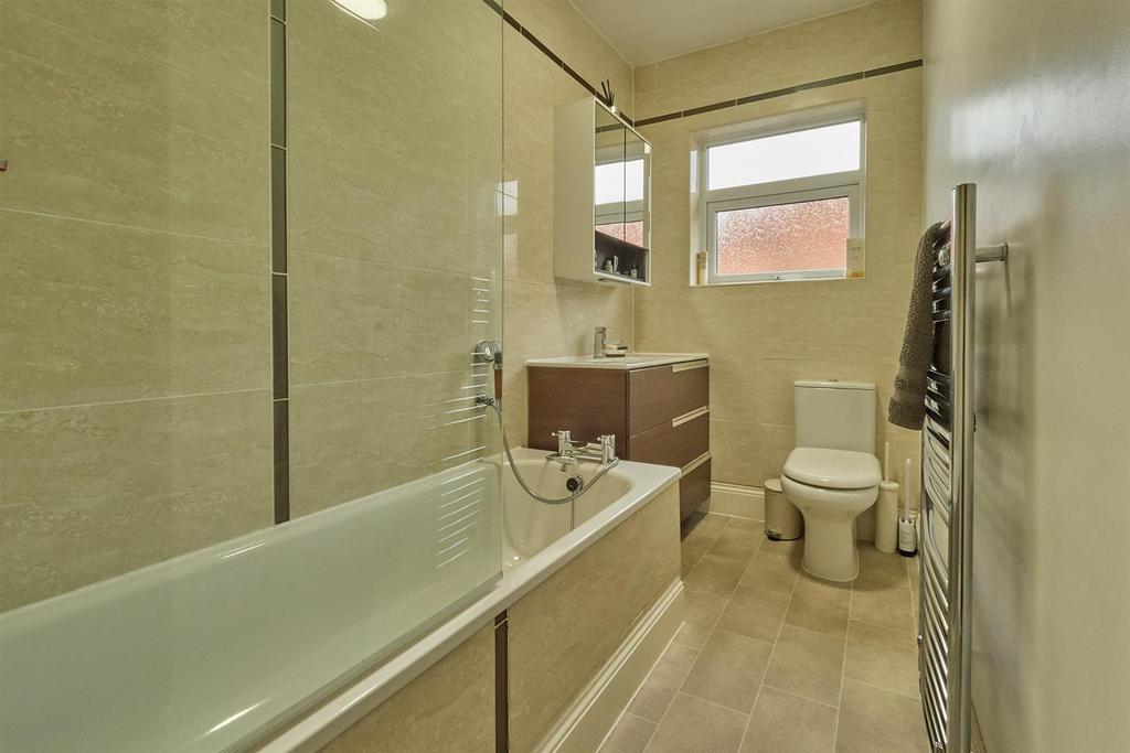 Bathroom to Rear