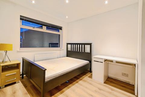 3 bedroom terraced house for sale, Richmond Walk, Manchester M26