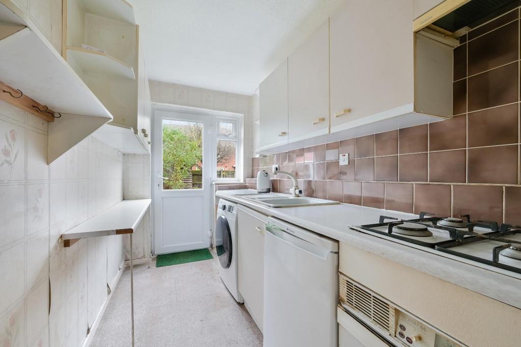DELAPORTE CLOSE, 69-3.jpg