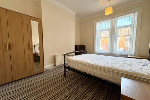 3 bedroom terraced house to rent, 126, Cardigan Terrace NE6