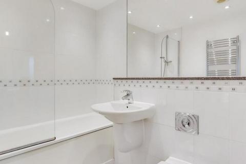 1 bedroom apartment to rent, Icona Point, London, E15