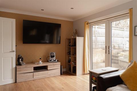3 bedroom semi-detached house for sale, Knighton Road, Redhill