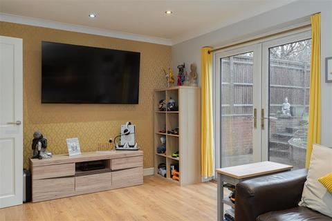 3 bedroom semi-detached house for sale, Knighton Road, Redhill