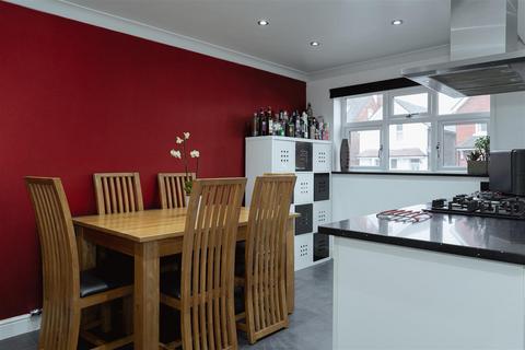 3 bedroom semi-detached house for sale, Knighton Road, Redhill