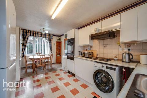 4 bedroom detached bungalow for sale, Hatfield Road, Witham
